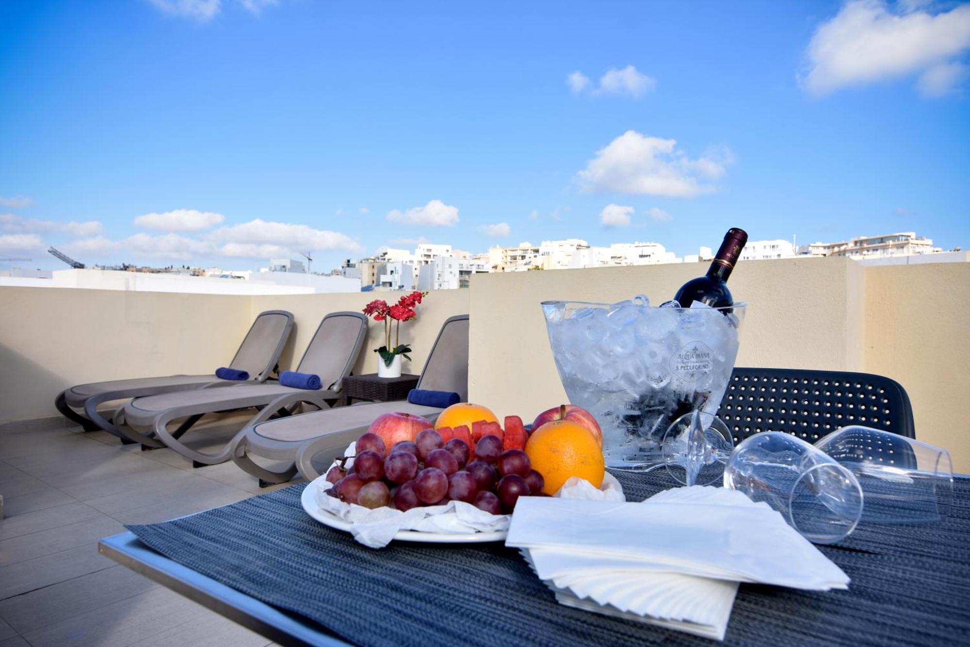Blubay Apartments By St Hotels Gzira Ngoại thất bức ảnh